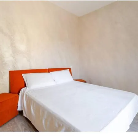 Amar House * Rome